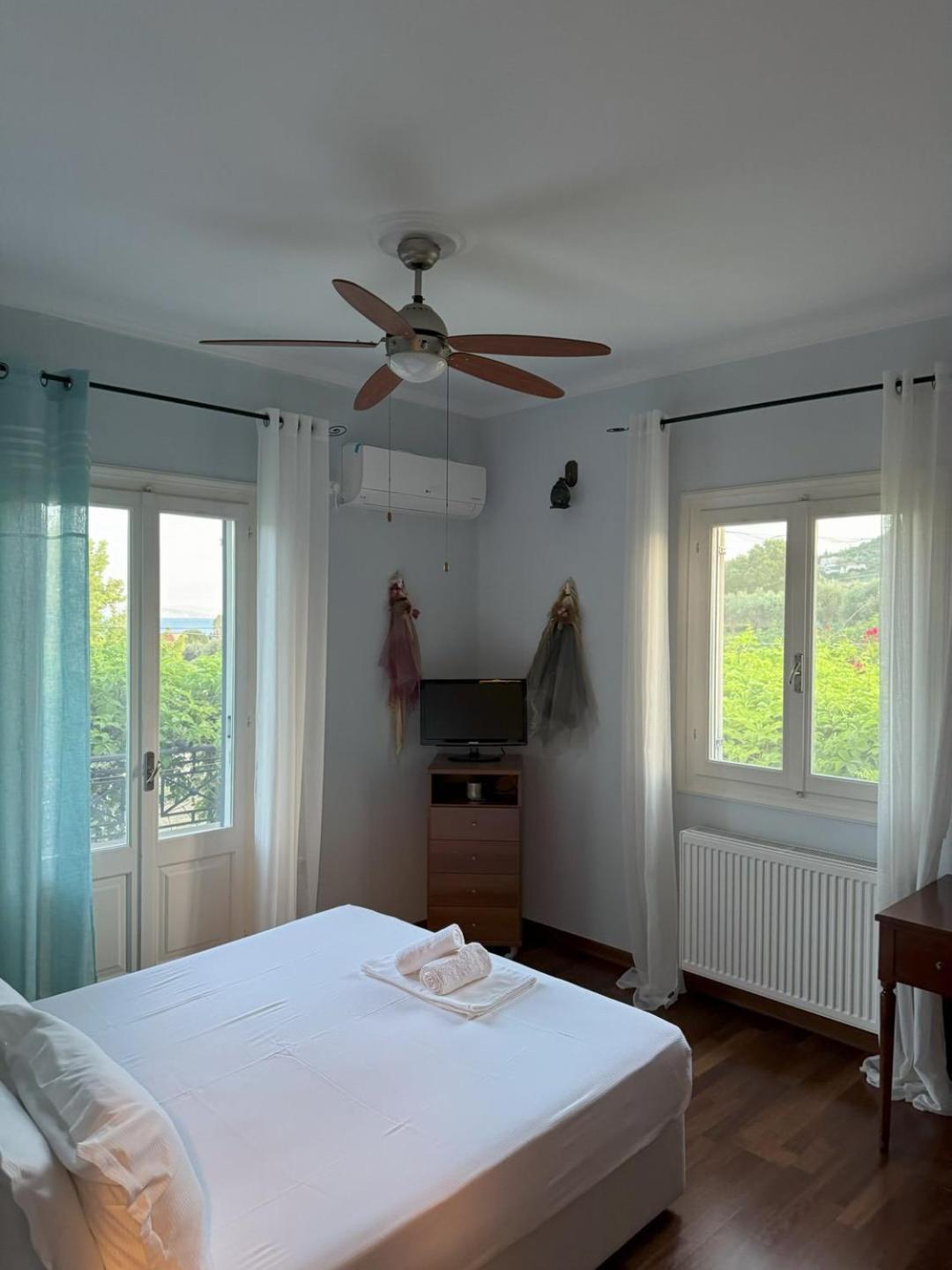 Araucaria Home Lixouri Eksteriør billede